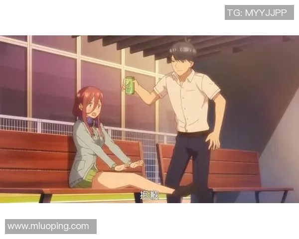 三玖与足球明星亲密合照展现青春活力与运动魅力的完美瞬间